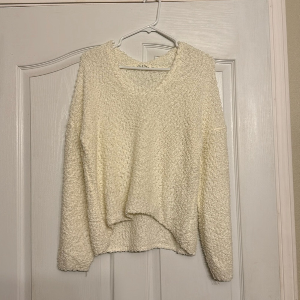 Jolie and Joy, M, off white, boucle sweater, excellent condition